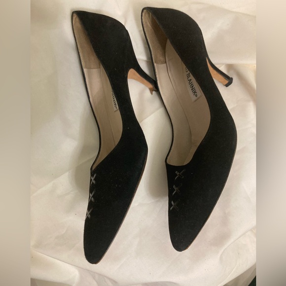 MANOLO BLAHNIK  Low Heel Suede Pumps  37 Black - Picture 4 of 9